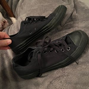 Black low top converse size 9